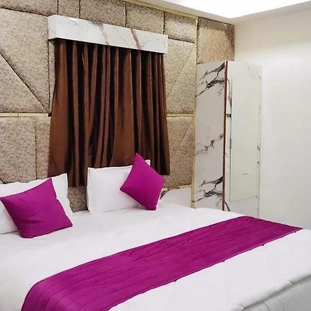 Hotel Karnavati Ahmedabad Esterno foto