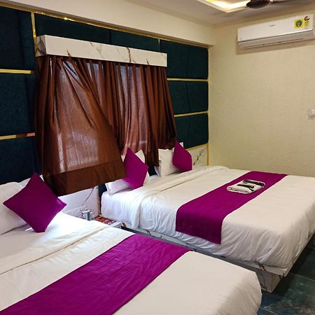 Hotel Karnavati Ahmedabad Esterno foto