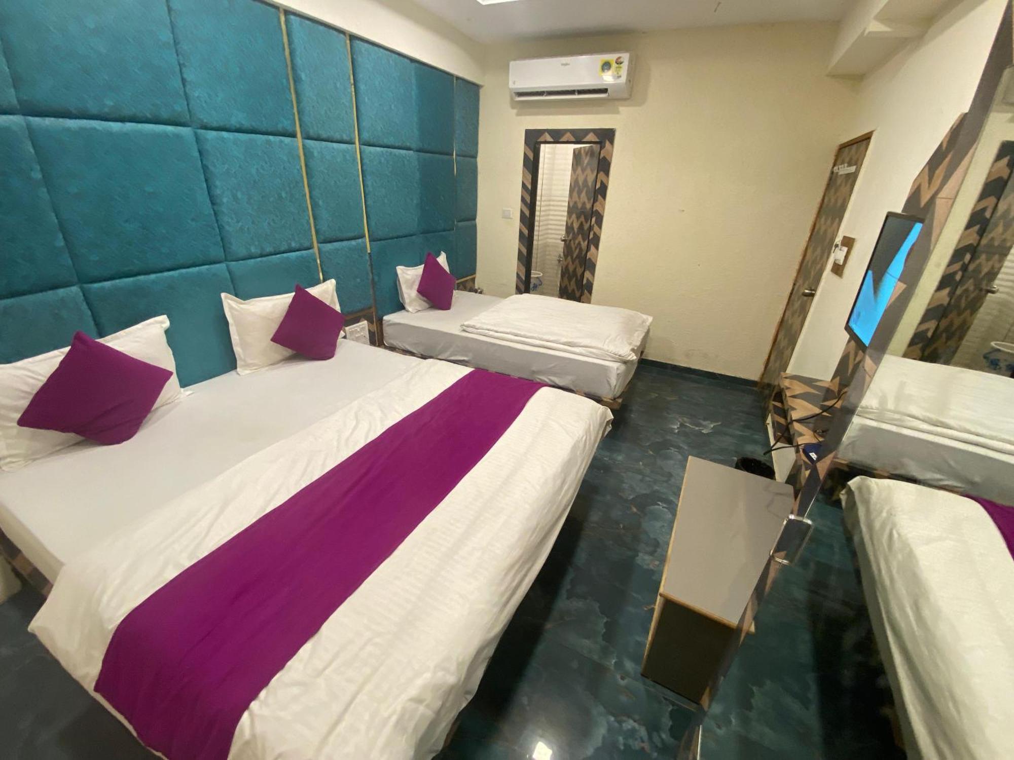 Hotel Karnavati Ahmedabad Esterno foto