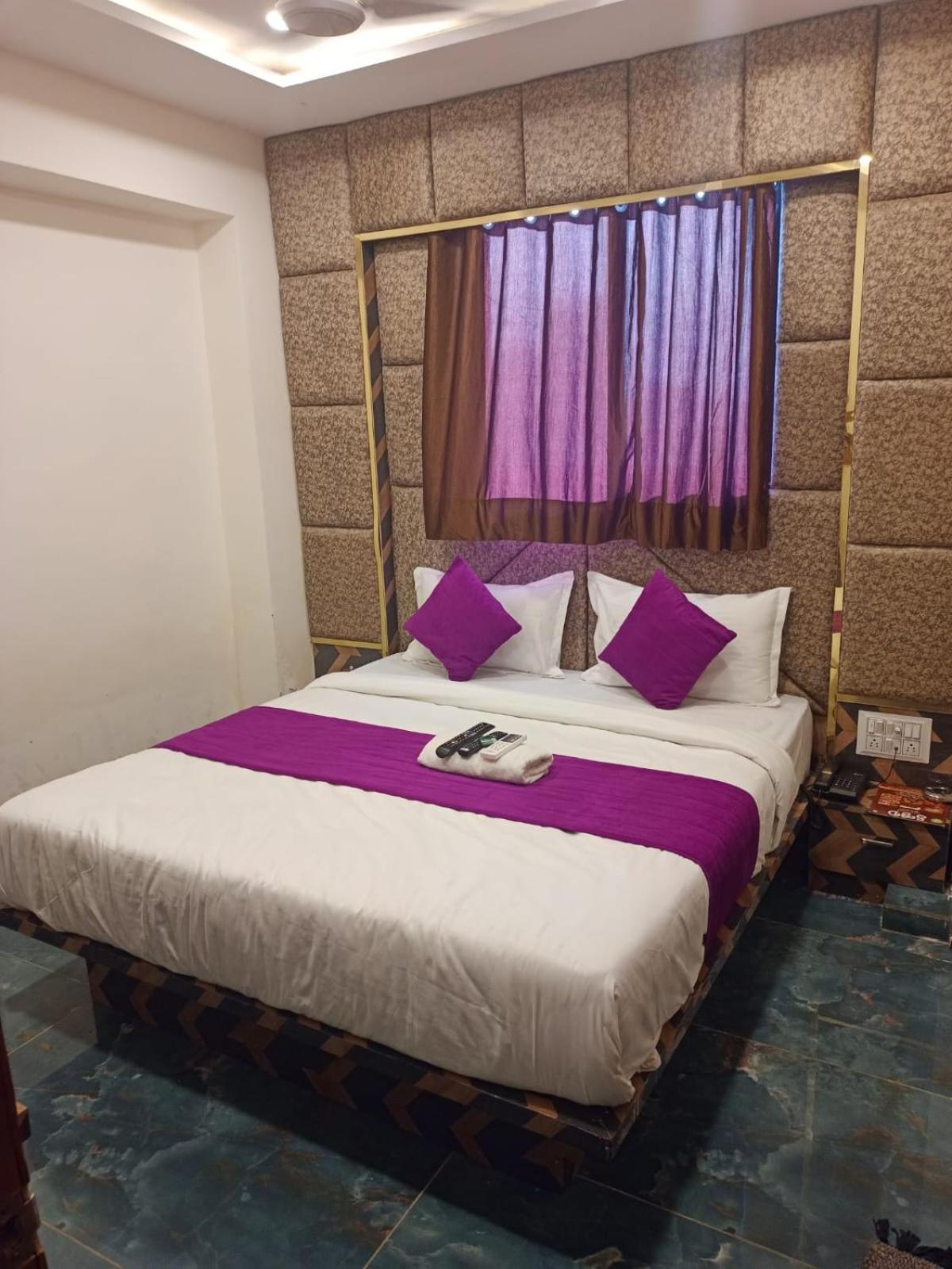 Hotel Karnavati Ahmedabad Esterno foto
